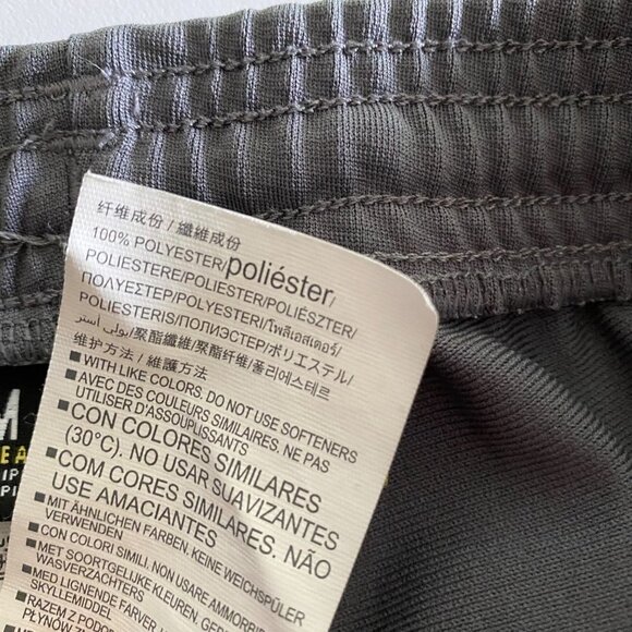 Under Armour Women's Fitted Challenger Knit Athletic Pants. Gray. Medium. Logo - Picture 6 of 12